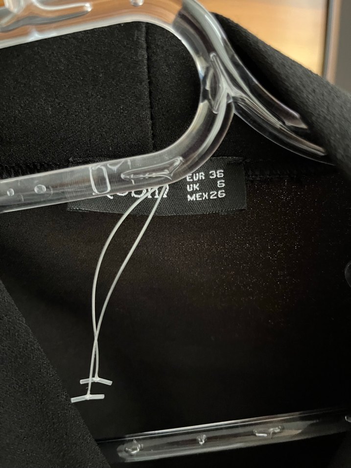 Siyah V Yaka Kemerli Elbise - Görsel 2