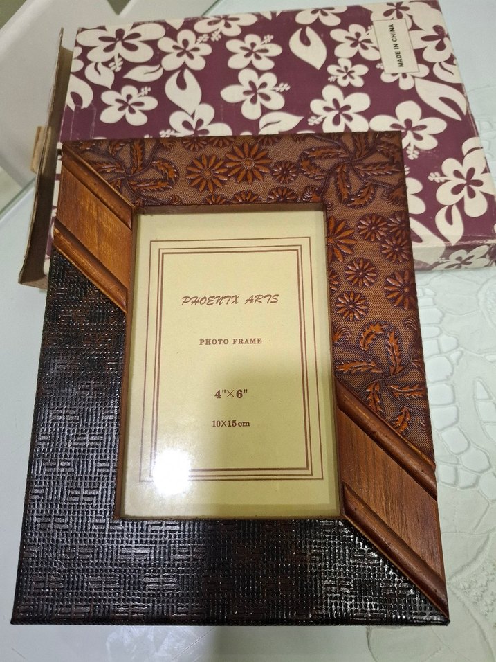 Koyu Kahverengi Çiçek Desenli Fotoğraf Çerçevesi - Görsel 2