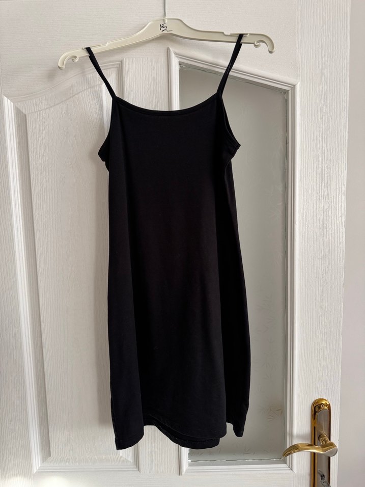 Kelebek Baskılı Straplez Elbise ve Mor Kapüşonlu Bolero - Görsel 4