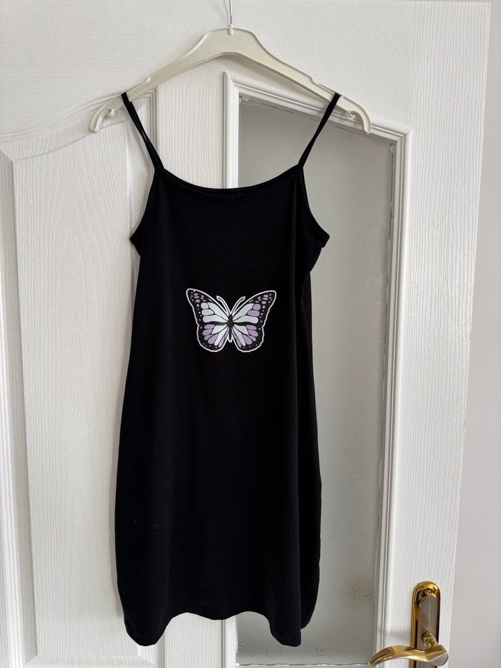 Kelebek Baskılı Straplez Elbise ve Mor Kapüşonlu Bolero - Görsel 3