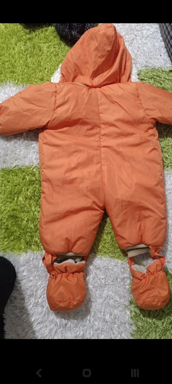 Kapüşonlu, düğmeli renkli işlemeli bebek tulumu - Görsel 3