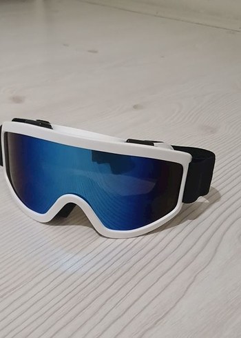 Beyaz çerçeveli gözlük - Görsel 2