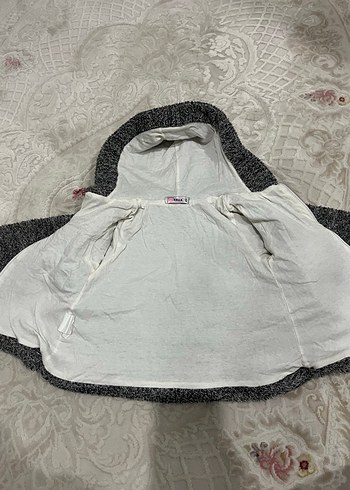 Kız Çocuk Gri Kapüşonlu Kürklü Ceket - Görsel 4