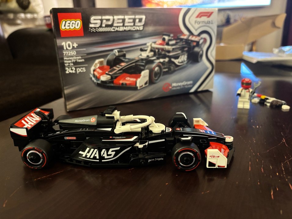 LEGO 77250 Speed Champions Şampiyonları MoneyGram Haas Yarış - Görsel 4