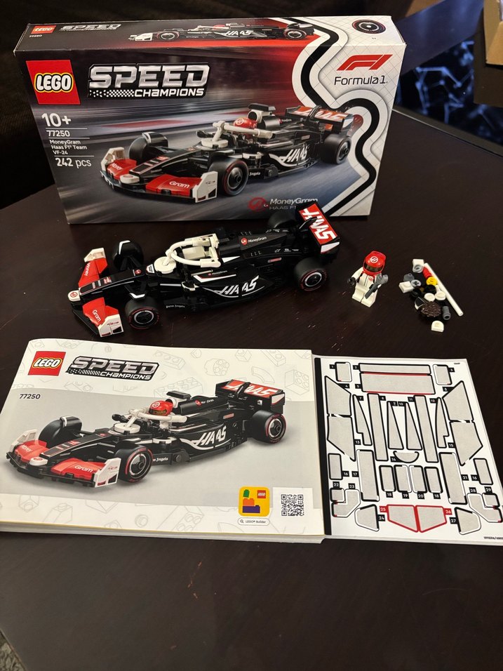 LEGO 77250 Speed Champions Şampiyonları MoneyGram Haas Yarış - Görsel 2