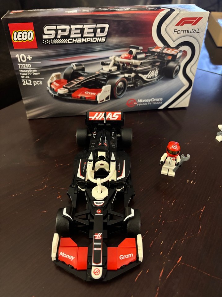 LEGO 77250 Speed Champions Şampiyonları MoneyGram Haas Yarış - Görsel 5