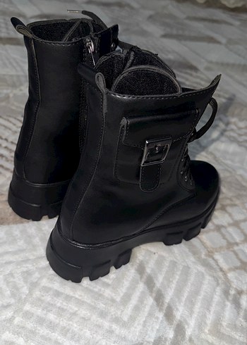 Siyah Goth Tarzı Lastik Kadın Bot 37 numara - Görsel 5