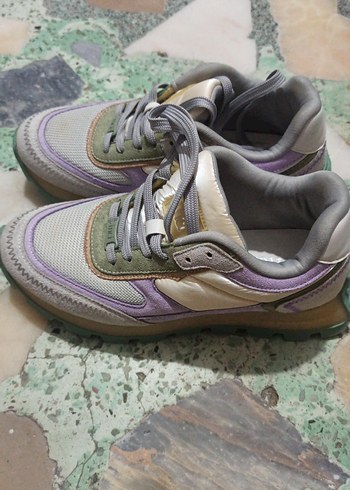 İnci marka kadın spor ayakkabı 38 numara - Görsel 2