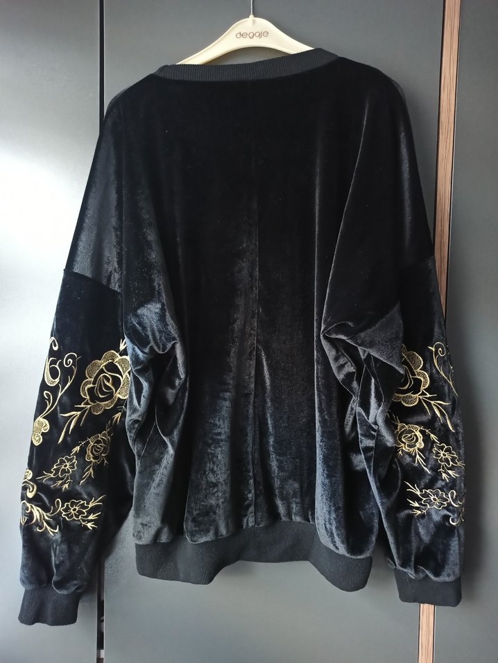 Dantel Detaylı İşlemeli Siyah Kadın Sweatshirt - Görsel 3