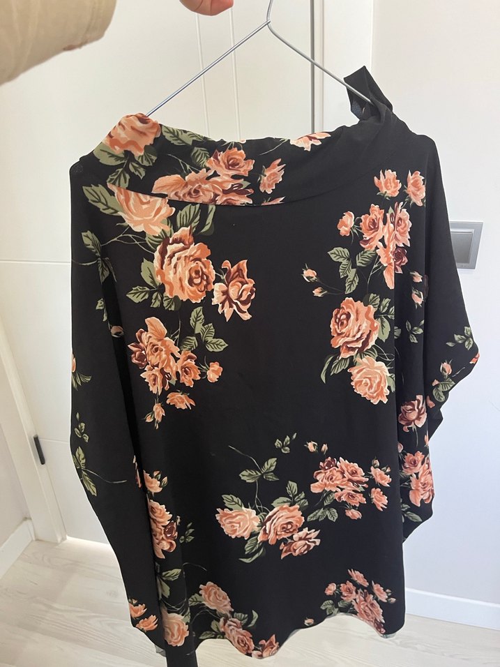 Çiçek Desenli Yırtmaçlı Etek - Görsel 4