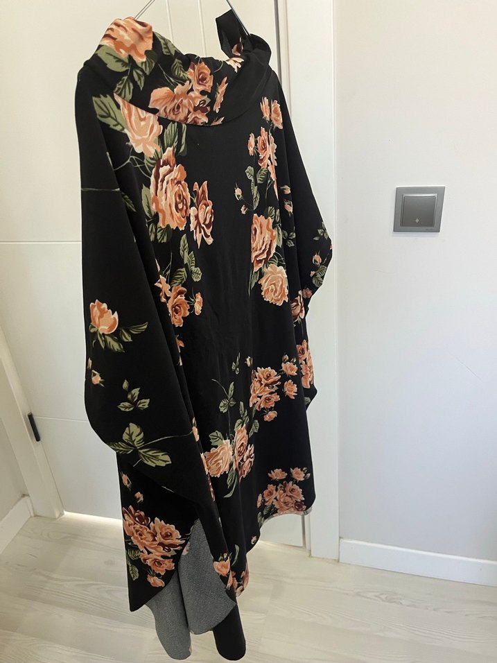 Çiçek Desenli Yırtmaçlı Etek - Görsel 5