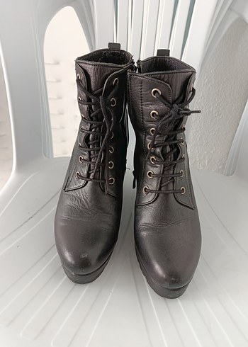 Siyah Deri Goth Dolgu Topuklu Kadın Bot - Görsel 2