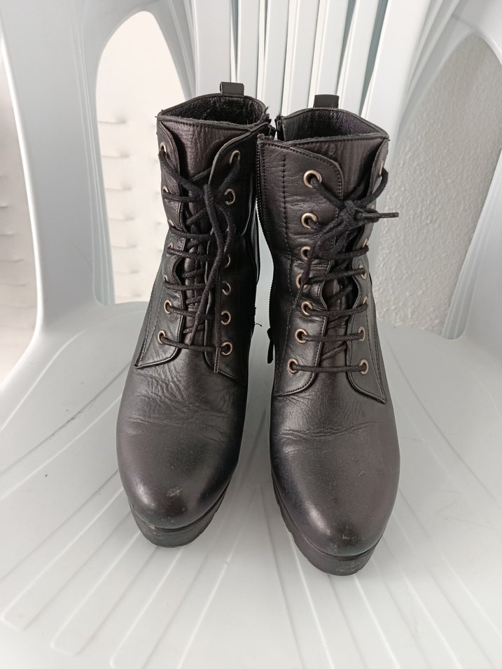 Siyah Deri Goth Dolgu Topuklu Kadın Bot - Görsel 2