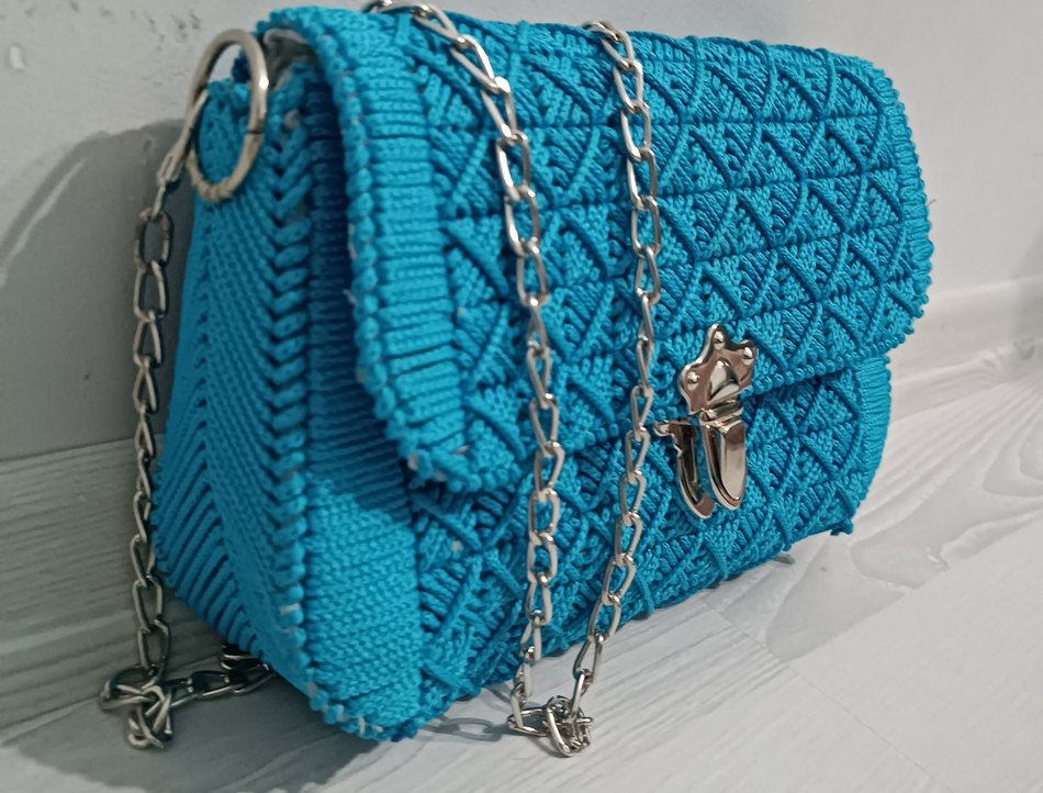 Turkuaz Nakışlı Örgü Zincir Detaylı Çanta - Görsel 2