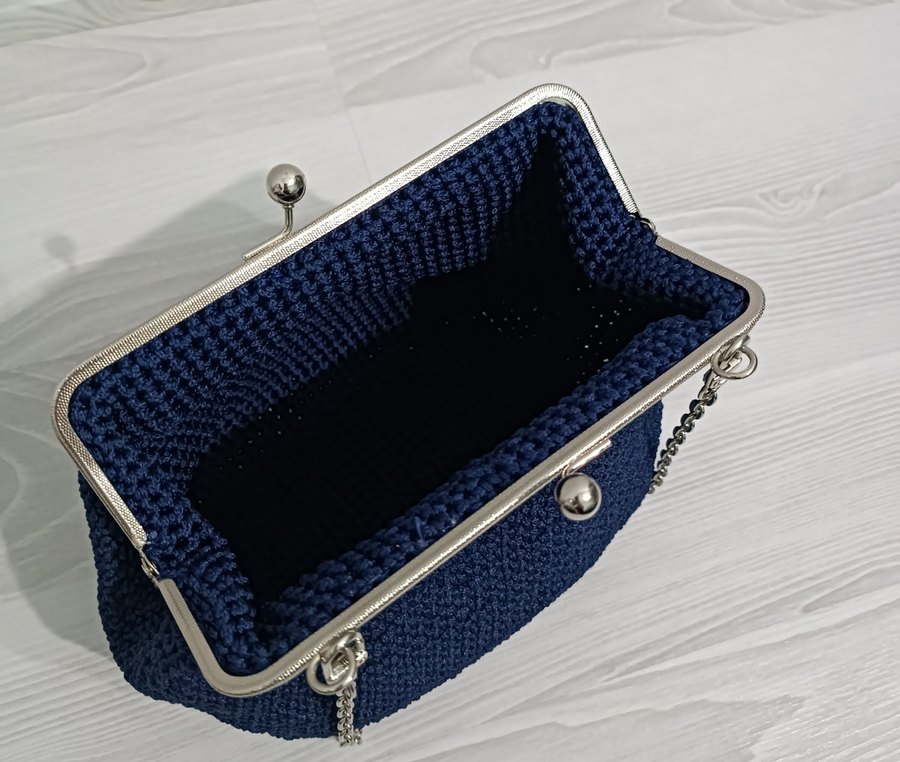 Gri Zincir Detaylı Mavi Örgü Kadın Çanta - Görsel 2