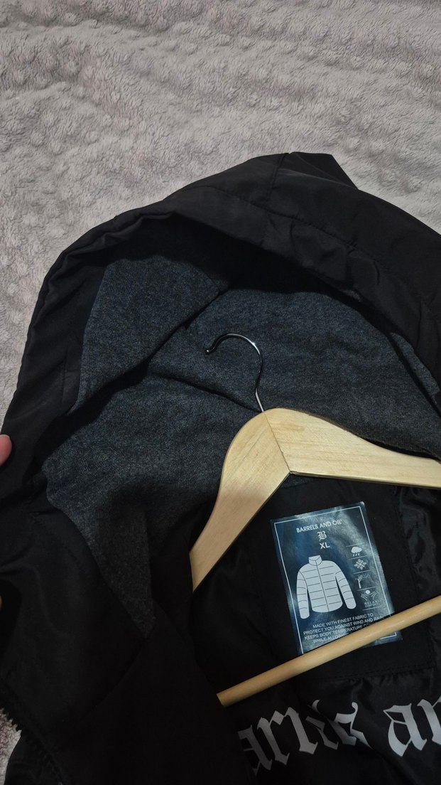 Siyah Kapüşonlu Erkek Mont - Görsel 3