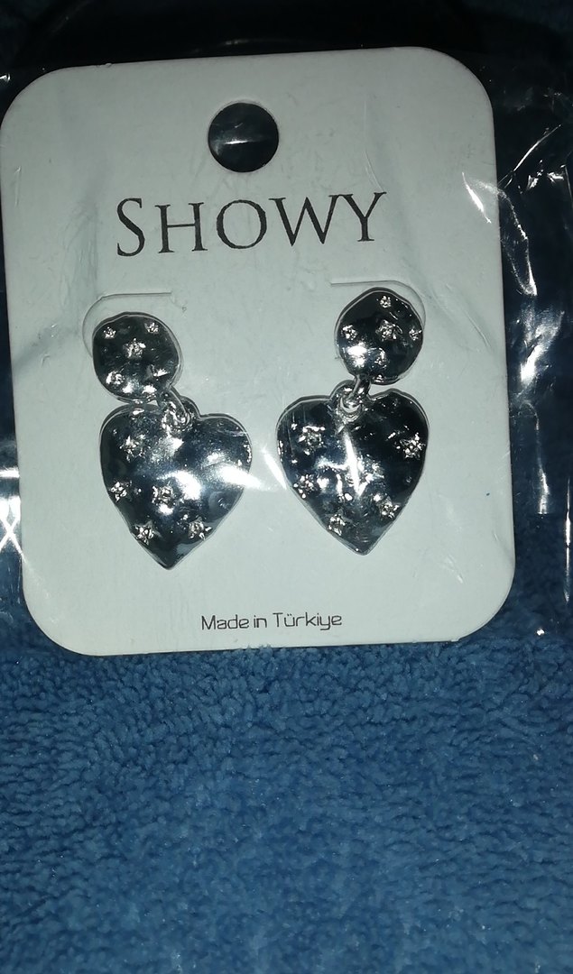 SHOWY Gri minik yıldız detaylı kalpli küpe - Görsel 2