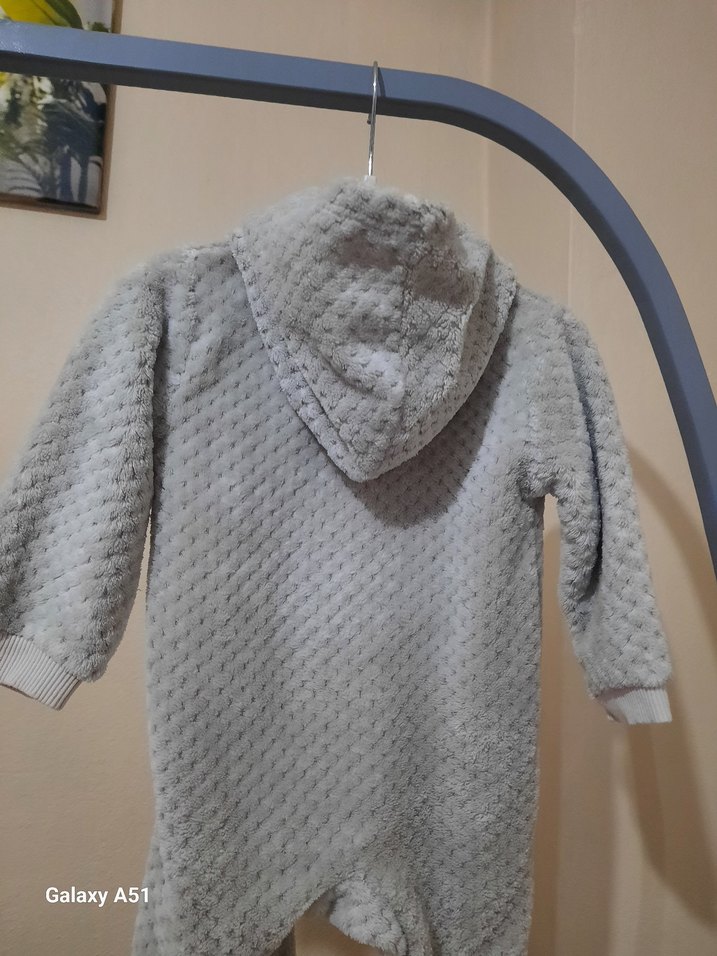 Gri Kürklü Nakışlı Kedi Tulum - Görsel 4