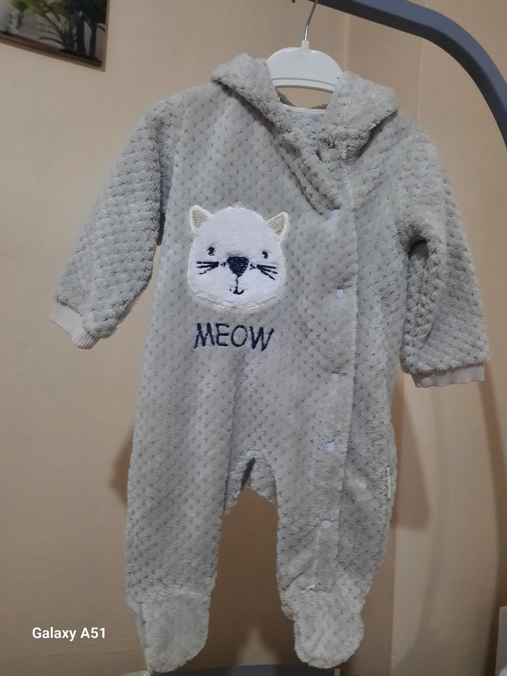 Gri Kürklü Nakışlı Kedi Tulum - Görsel 3