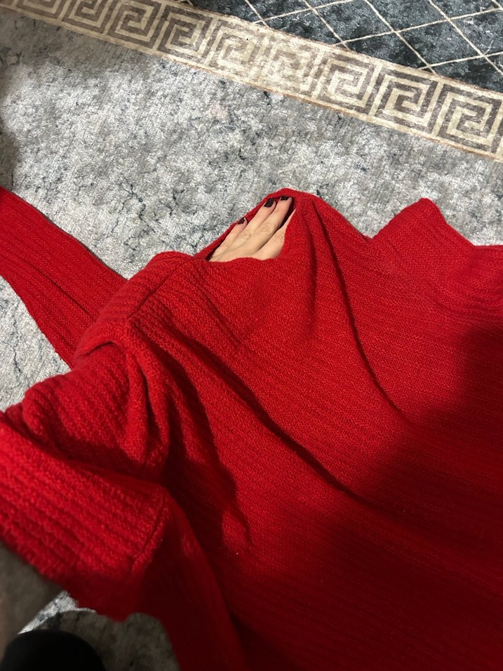 Kırmızı Boğazlı Örgü Kadın Kazak - Görsel 2