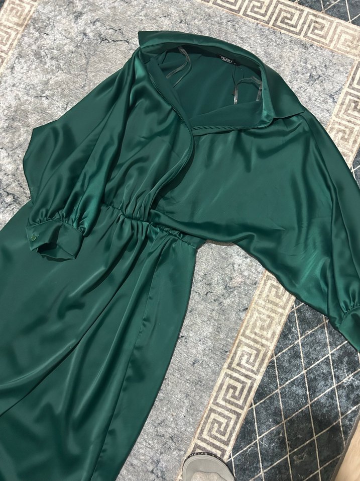 Parlak Yeşil Uzun Drapeli Kadın Elbise - Görsel 2