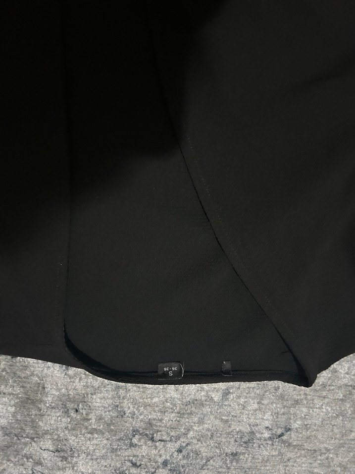 Siyah V Yaka Drapeli Kadın Bluz - Görsel 2