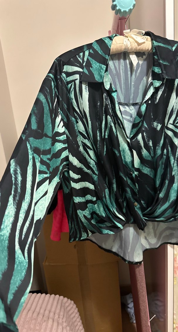 Yeşil Batik Desenli Uzun Kollu Kadın Gömlek - Görsel 2