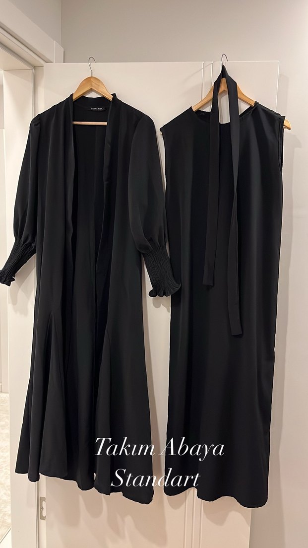 Siyah Uzun İpek Görünümlü Takım Abaya - Görsel 2