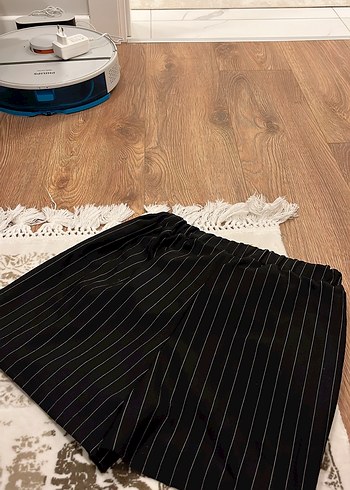 Düğmeli Siyah Çizgili Mini şort Etek - Görsel 2