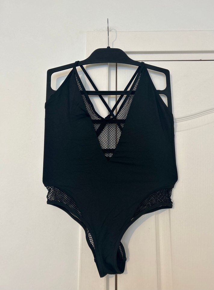 H&M Marka Siyah File Detaylı Kadın Mayo - Görsel 2