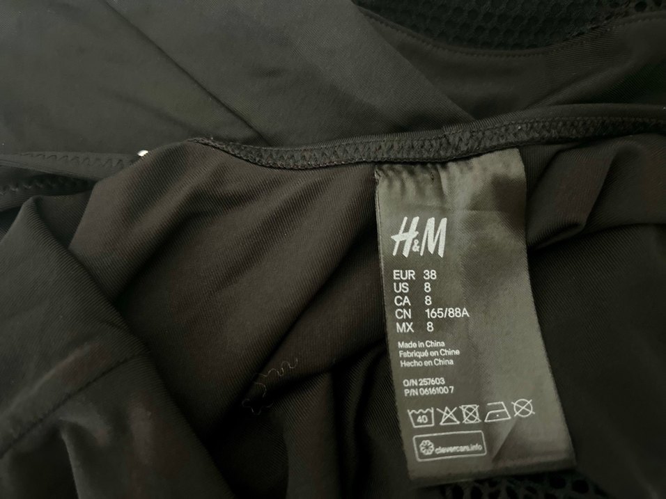 H&M Marka Siyah File Detaylı Kadın Mayo - Görsel 5