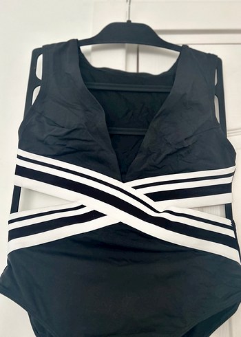 H&M Marka Siyah Beyaz Bant Detaylı Kadın Mayo - Görsel 3