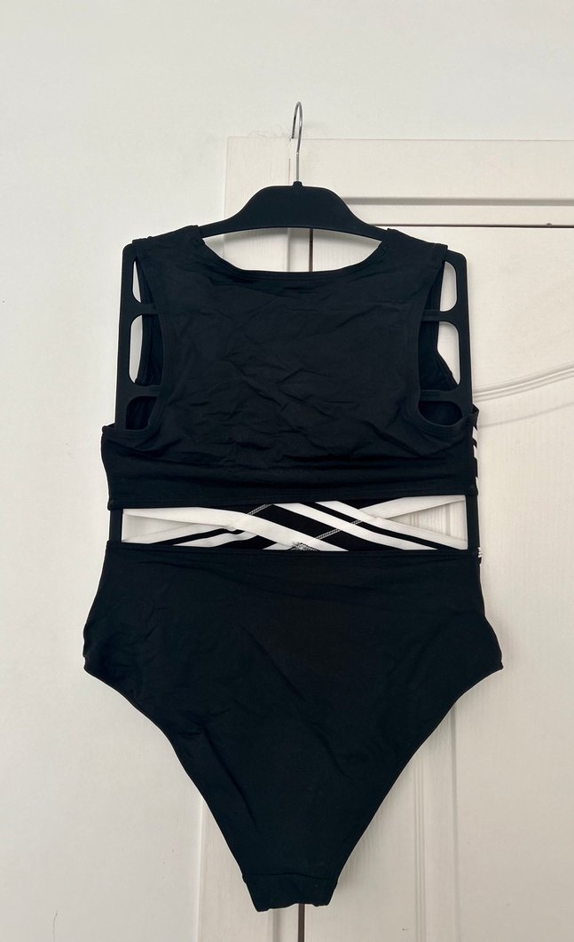 H&M Marka Siyah Beyaz Bant Detaylı Kadın Mayo - Görsel 4