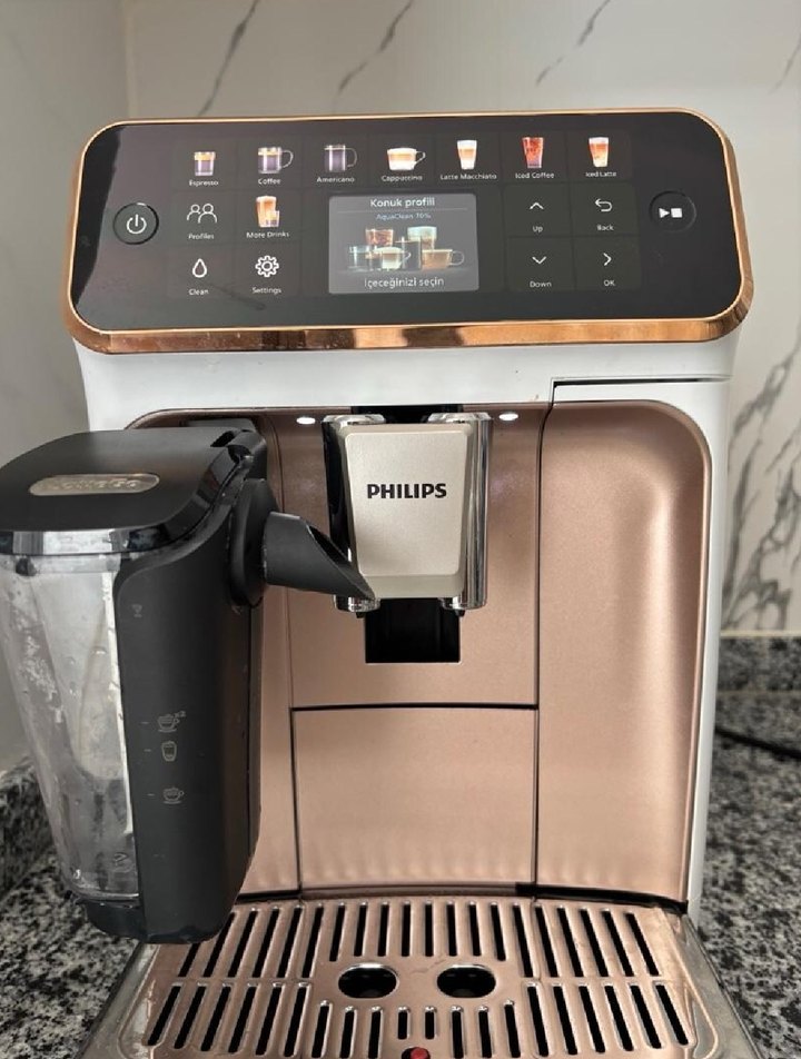 Philips 5500 Kahve Makinası - Görsel 2