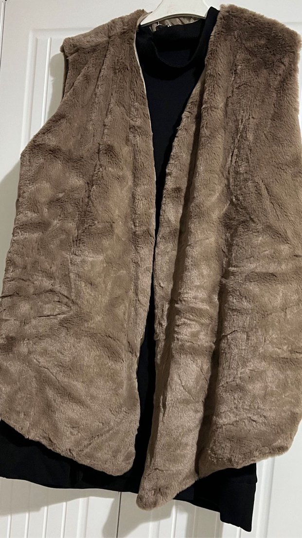 Bej Süet Kürklü Kadın Yelek - Görsel 4