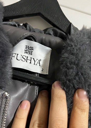 Gri Kürklü Kadın Yelek - Görsel 4