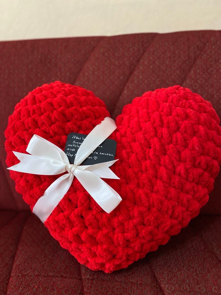 Kırmızı Kalp Yastık - Görsel 2