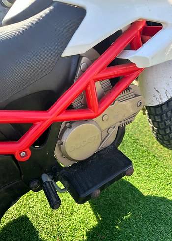 Kırmızı Çocuk Scooter'ı Peg Perego Ducati - Görsel 9