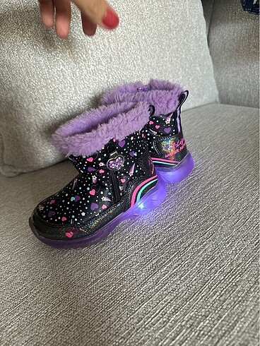 Skechers Skechers ışıklı bot. 22 numara
