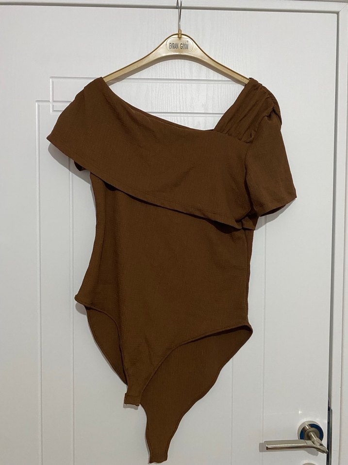 Kahverengi Drapeli Straplez Kadın Bluz - Görsel 5