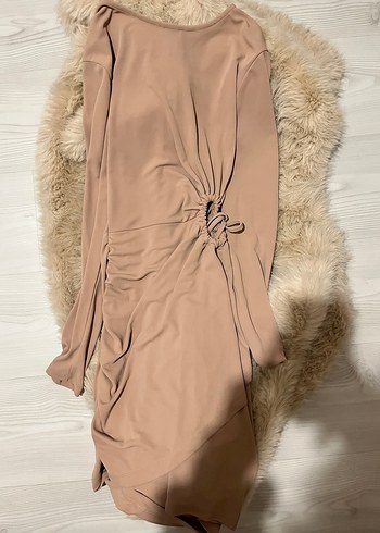 Pencere Detaylı Büzgülü Bej Elbise - Görsel 3