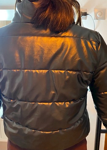 Siyah Deri Kadın Mont, Yüksek Yakalı, Tokalı - Görsel 4