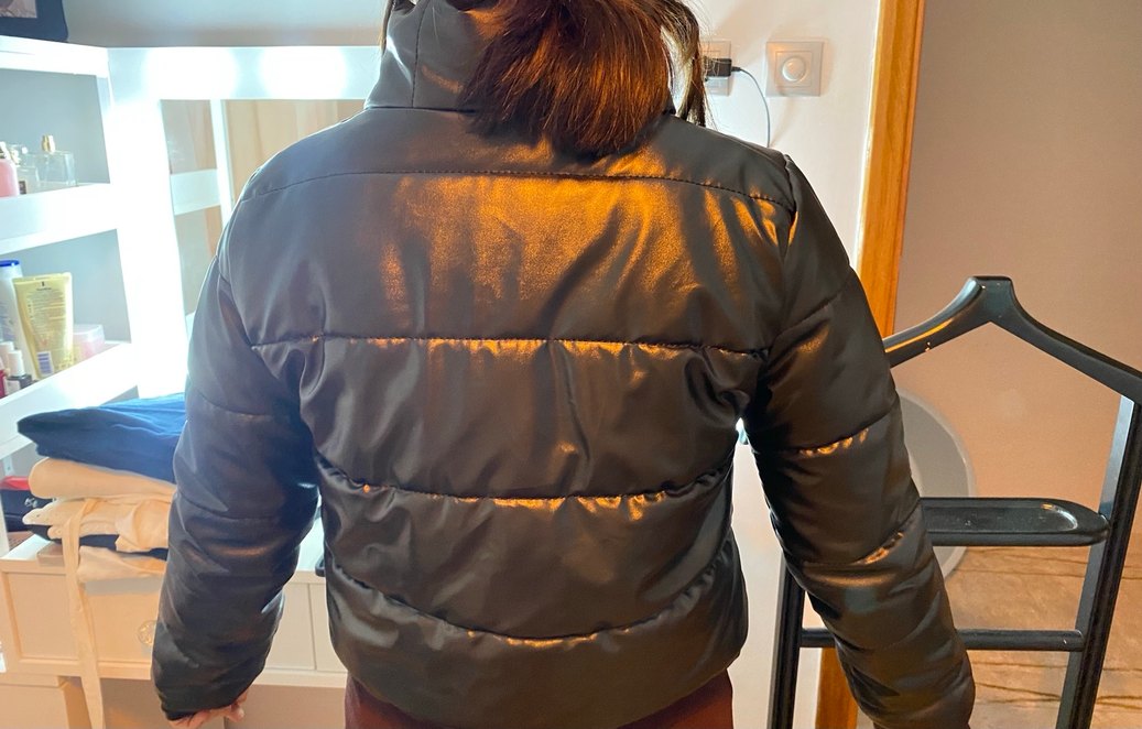 Siyah Deri Kadın Mont, Yüksek Yakalı, Tokalı - Görsel 4