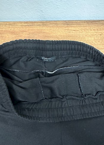 Siyah Elastik Bel Mini Spor Şort - Görsel 4