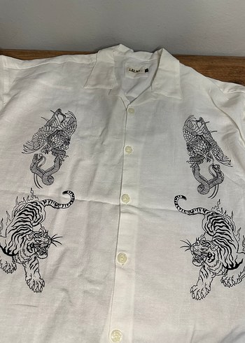 Kaplan Nakışlı Beyaz Gömlek - Görsel 3