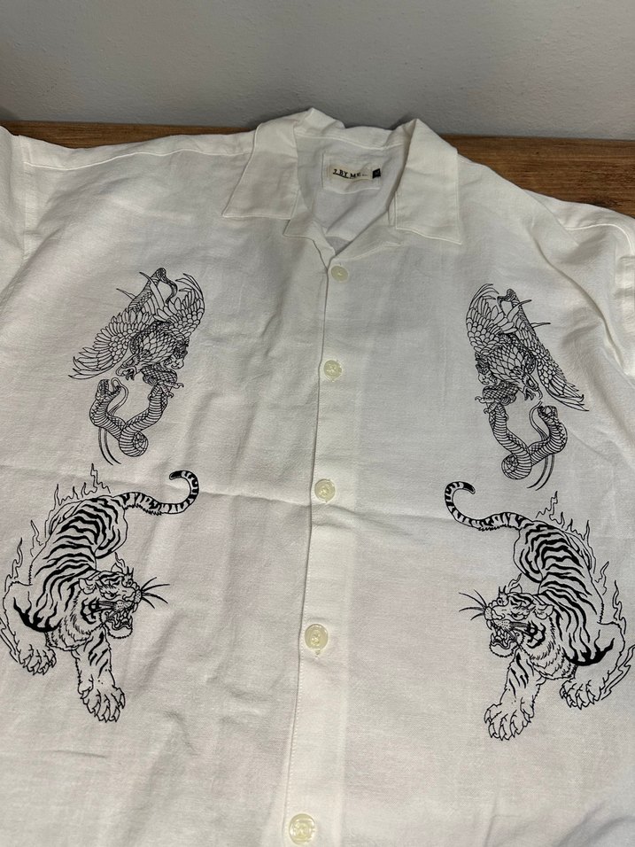 Kaplan Nakışlı Beyaz Gömlek - Görsel 3