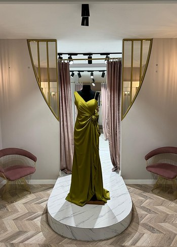 Uzun Siyah Nakışlı Gotik Abiye - Görsel 12