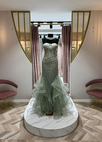 Uzun Siyah Nakışlı Gotik Abiye - Görsel 7