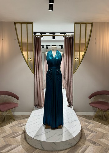 Uzun Siyah Nakışlı Gotik Abiye - Görsel 9