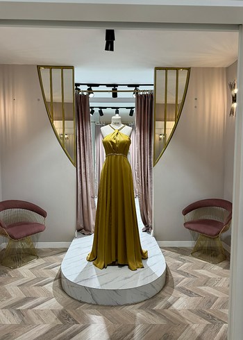 Uzun Siyah Nakışlı Gotik Abiye - Görsel 5